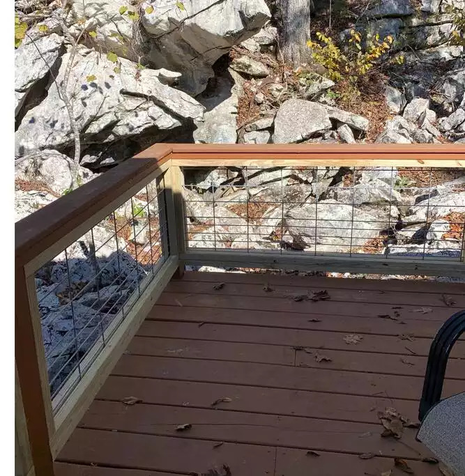 New metal grating has been added to the back deck to make it safer. New metal grating has been added to the back deck to make it safer. - Fox View Cottage - Rising Fawn