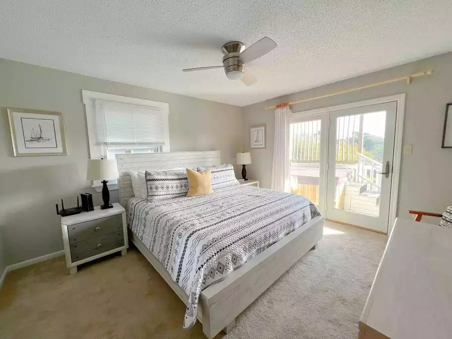 King Bedroom 3, Mid-level
Direct access to back deck and hot tub King Bedroom 3, Mid-level
Direct access to back deck and hot tub - It’s Always Sunny In Corolla - Corolla