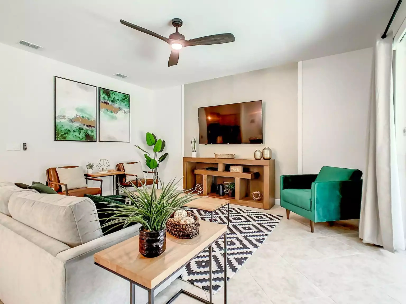Unwind in the comfy living room next to the pool. Unwind in the comfy living room next to the pool. - Immersive Themes* Outdoor Pool & Movie* 5mi Disney - Kissimmee