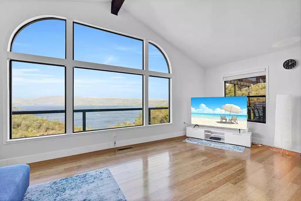 Spectacular view from the Living room with 70" TV, sectional Sofa, daybed with Trundle to relax Spectacular view from the Living room with 70" TV, sectional Sofa, daybed with Trundle to relax - NEW Unobstructed Lake/Mountain View home, movie rm - Kelseyville