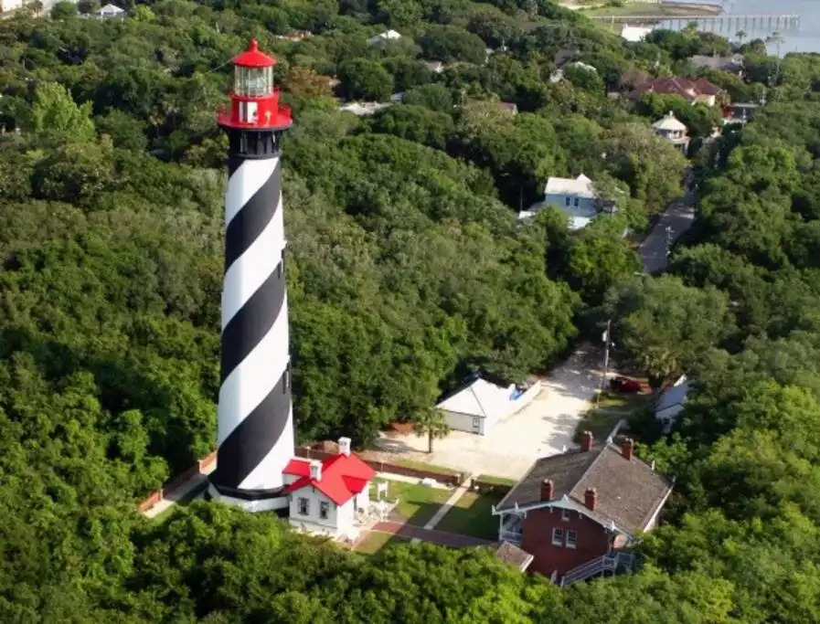 America’s history will never look the same after a visit to the St. Augustine Lighthouse & Museum. From the breathtaking views of the Nation’s Oldest City to the artifacts recovered from our ancestors’ vessels, this museum covers centuries of history America’s history will never look the same after a visit to the St. Augustine Lighthouse & Museum. From the breathtaking views of the Nation’s Oldest City to the artifacts recovered from our ancestors’ vessels, this museum covers centuries of history - Heated Saltwater Pool*Harry Potter*Fire Pit*BBQ*EV - St. Augustine
