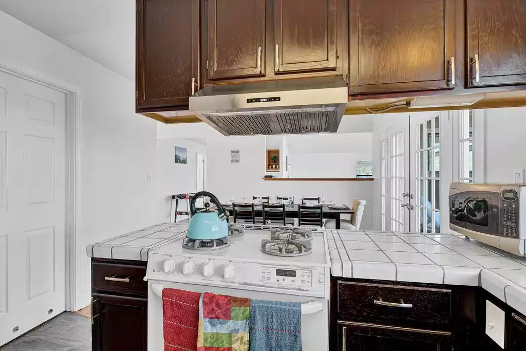 NEW Unobstructed Lake/Mountain View home, movie rm - Kelseyville NEW Unobstructed Lake/Mountain View home, movie rm - Kelseyville