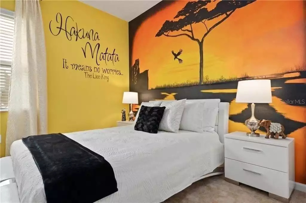 #3 This bedroom is downstairs and has a private bathroom! #3 This bedroom is downstairs and has a private bathroom! - Splendid Solterra - Davenport