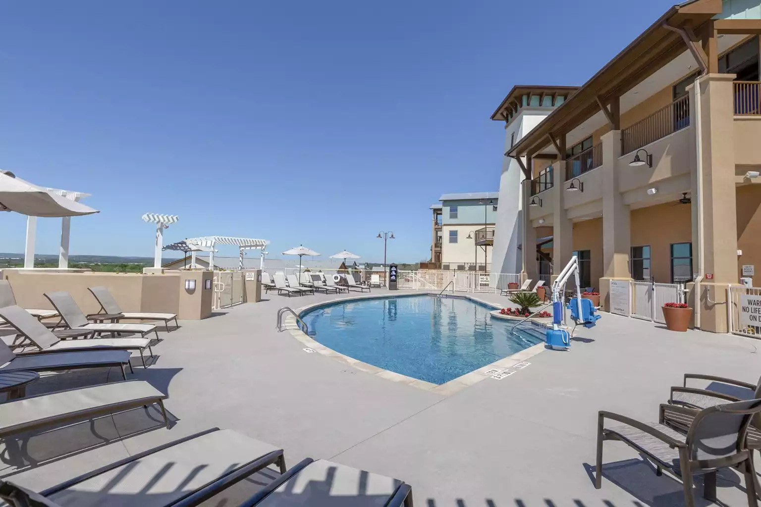 Pool & Hot Tub Pool & Hot Tub - Marble Falls Resort 2bdr Presidential - Marble Falls