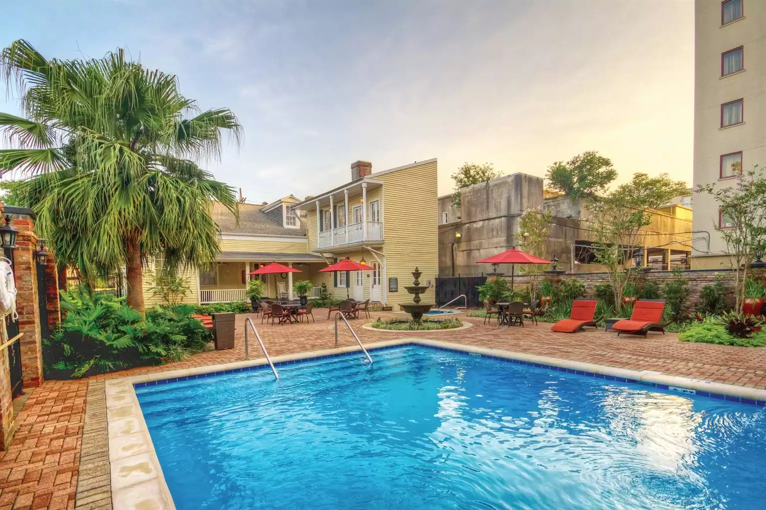 Adult & Kids Pool Adult & Kids Pool - Avenue Plaza Resort Studio - New Orleans