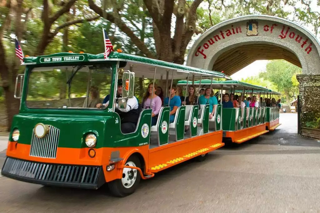 Take a trolley to explore the Historic St. Augustine. Take a trolley to explore the Historic St. Augustine. - Heated Saltwater Pool*Harry Potter*Fire Pit*BBQ*EV - St. Augustine