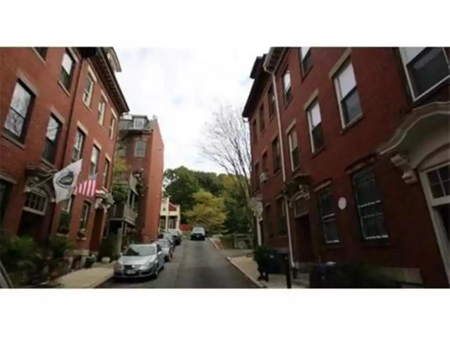 Perfect quiet, Private way Location on a Private Way Perfect quiet, Private way Location on a Private Way - *Penthouse Duplex* Close to center - Boston