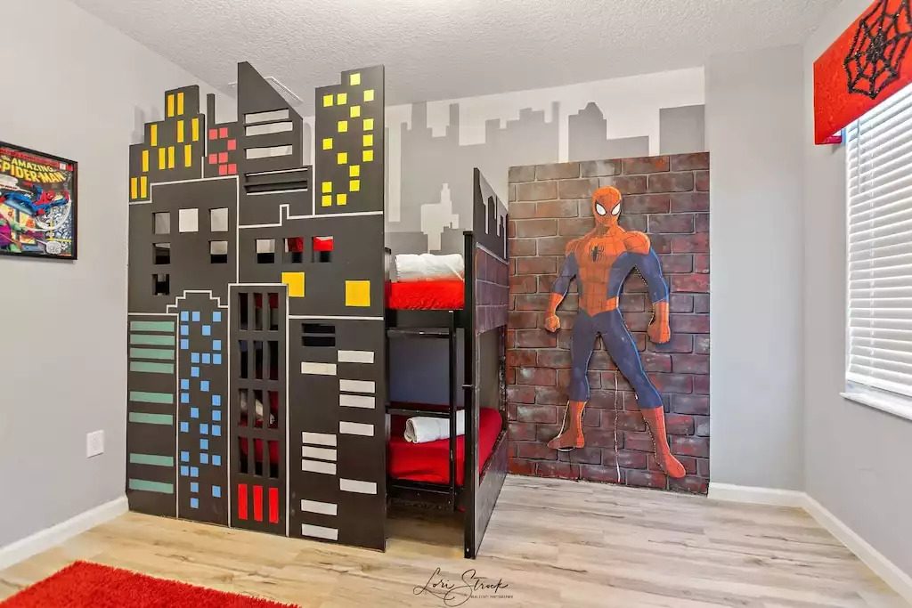 #10 The Spiderman room has twin bunk beds and a private bathroom! #10 The Spiderman room has twin bunk beds and a private bathroom! - Splendid Solterra - Davenport