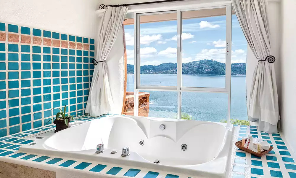 Bathroom Bathroom - Zihuatanejo Resort Studio #B - Zihuatanejo