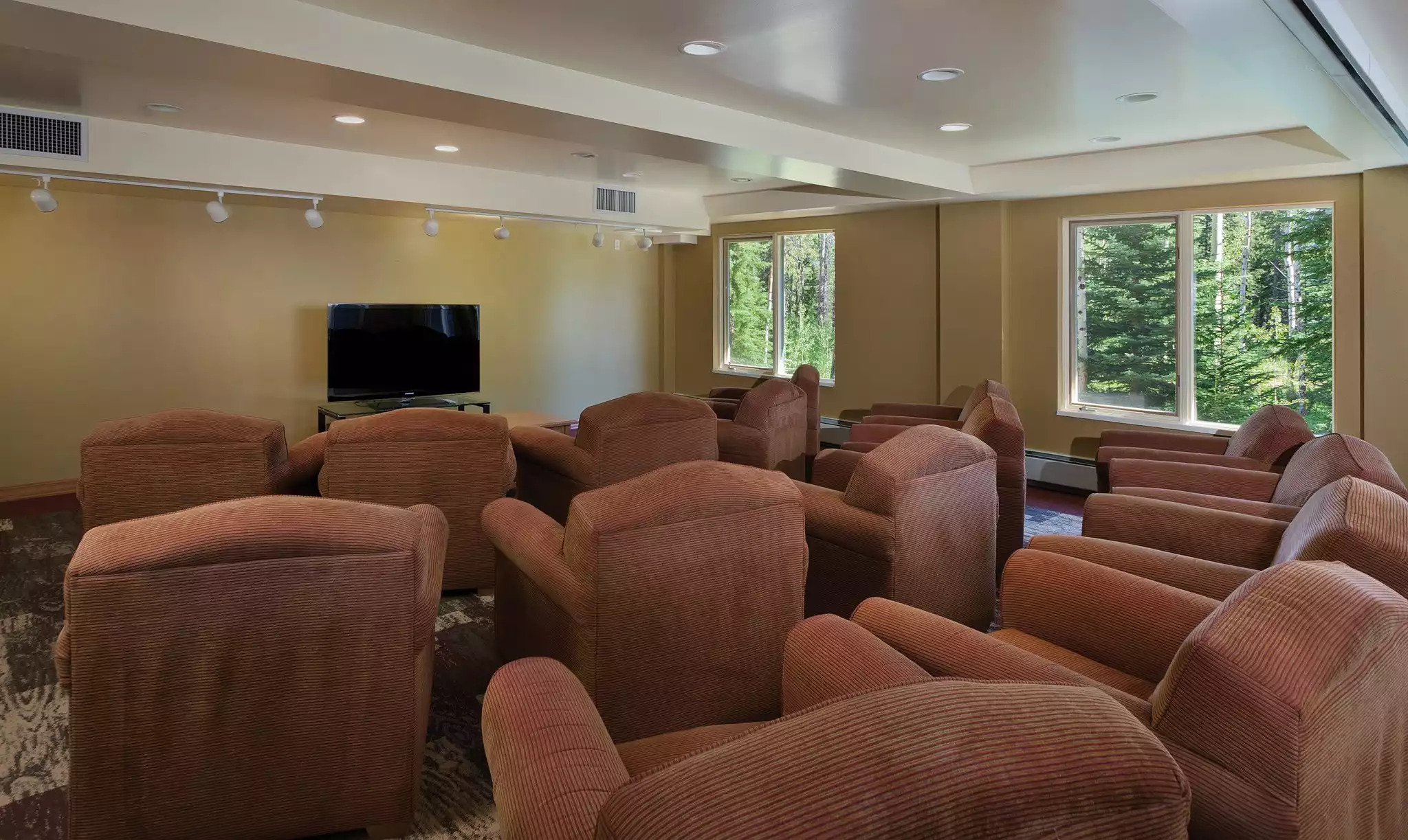 Movie Lounge Movie Lounge - Canmore - Banff Resort 1bdr - Canmore