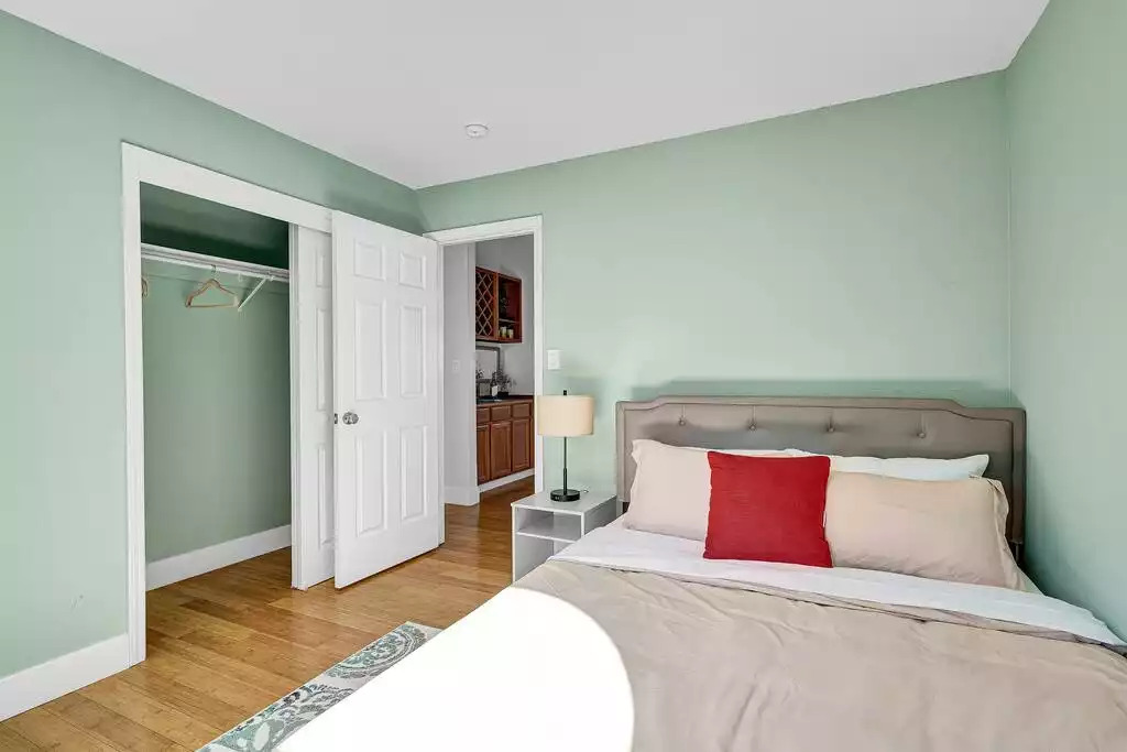 Third bedroom with a queen bed, chest, closet, side table. Third bedroom with a queen bed, chest, closet, side table. - NEW Unobstructed Lake/Mountain View home, movie rm - Kelseyville