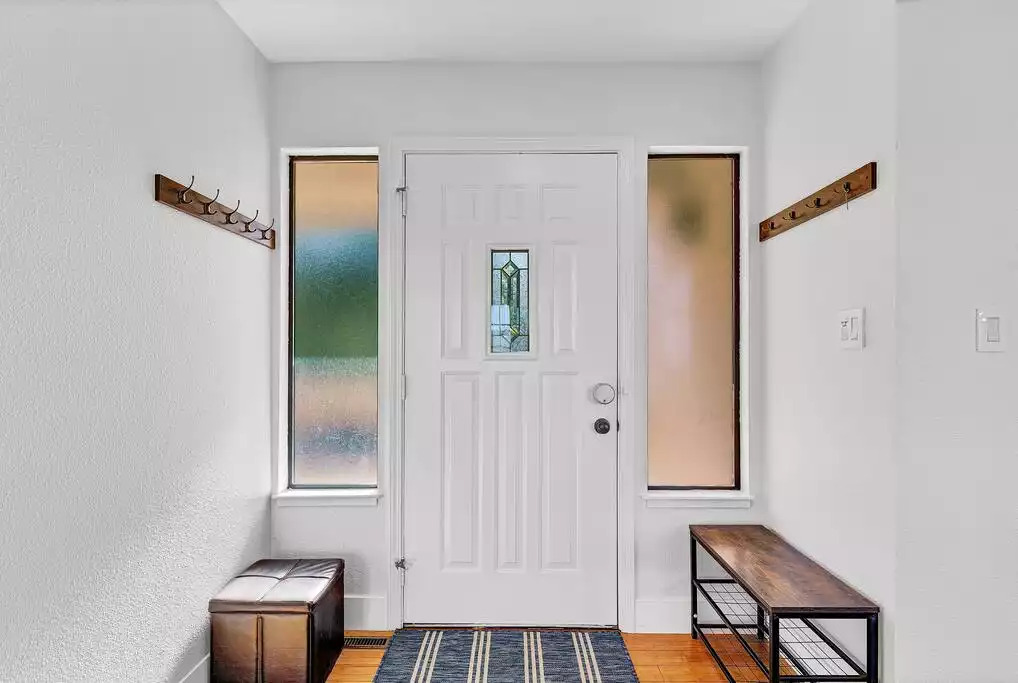 Entry Entry - NEW Unobstructed Lake/Mountain View home, movie rm - Kelseyville