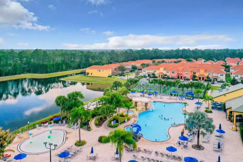Paradise Palms Resort amenities. NO RESORT FEES :) Paradise Palms Resort amenities. NO RESORT FEES :) - Immersive Themes* Outdoor Pool & Movie* 5mi Disney - Kissimmee