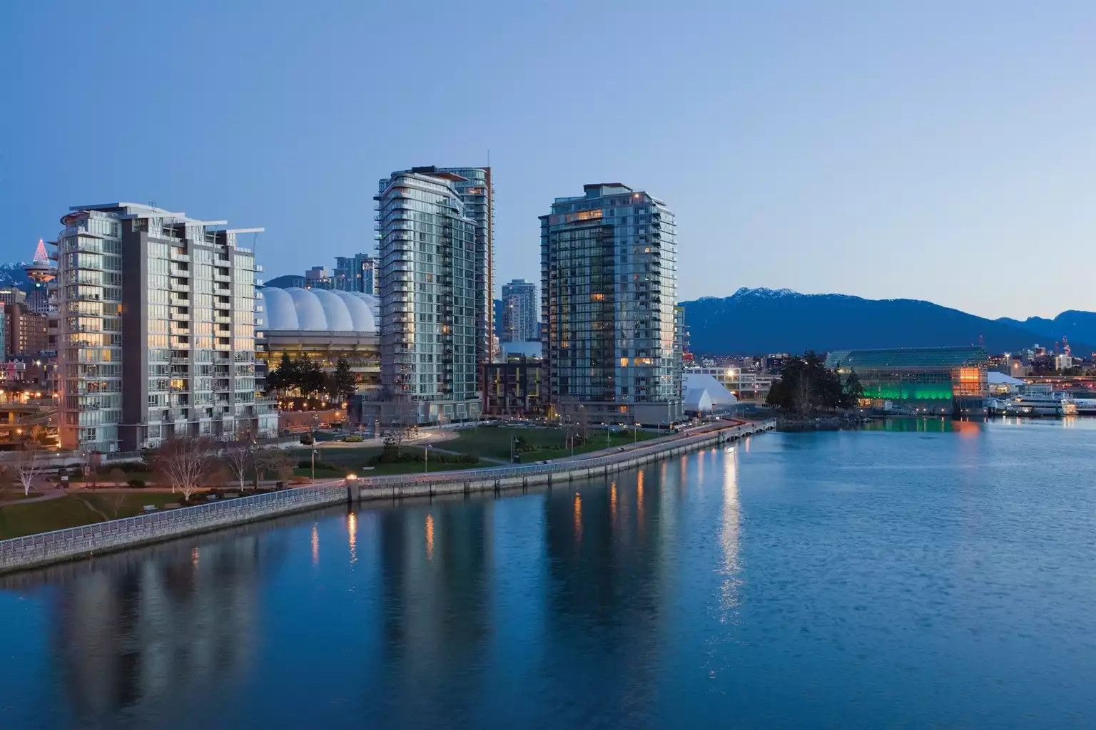 Exterior View Exterior View - The Canadian Resort 2bdr Compact - Vancouver