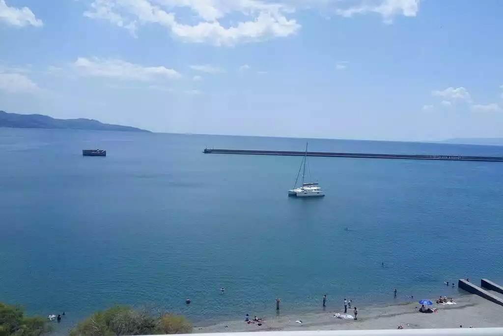 Seafront Penthouse LEO interesting view: yachts stop for swimming. For you it's just on the other side of the street Seafront Penthouse LEO interesting view: yachts stop for swimming. For you it's just on the other side of the street - Seafront Penthouse / LEO - Kalamata