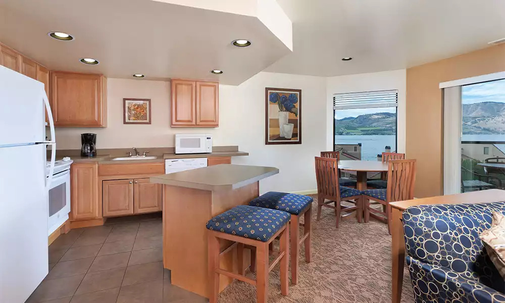 Kitchen & Living Area Kitchen & Living Area - Lake Chelan Shores 1bdr - Chelan