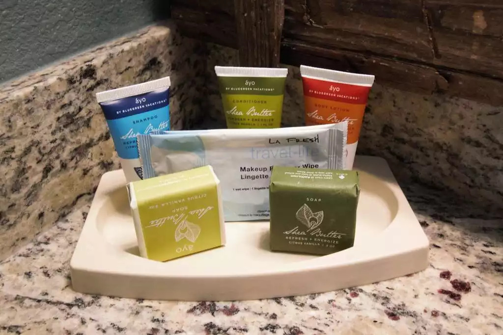 Included in each cottage bathroom are two bars of soap, make up wipes, shampoo, conditioner, lotion, as well as bath towels and wash cloths for 6. Hand towels and shower floor matt are included also. So much less you need to pack!! Included in each cottage bathroom are two bars of soap, make up wipes, shampoo, conditioner, lotion, as well as bath towels and wash cloths for 6. Hand towels and shower floor matt are included also. So much less you need to pack!! - Entire Cottage 1 Wisc Dells 2 Bed 1 Bath Sleeps 6 - Wisconsin Dells