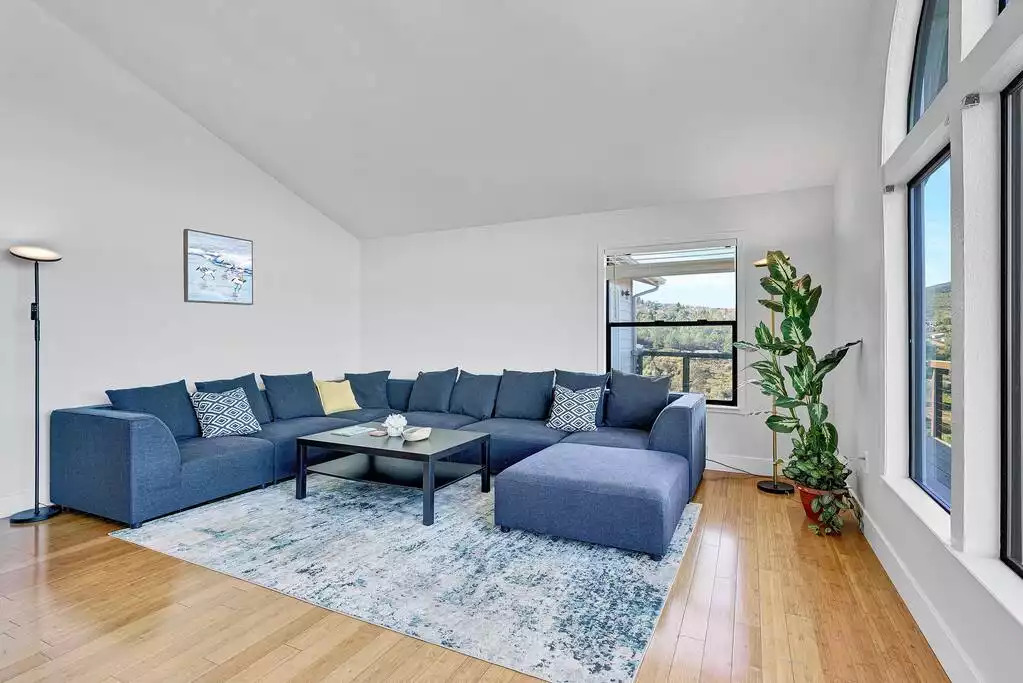 NEW Unobstructed Lake/Mountain View home, movie rm - Kelseyville NEW Unobstructed Lake/Mountain View home, movie rm - Kelseyville