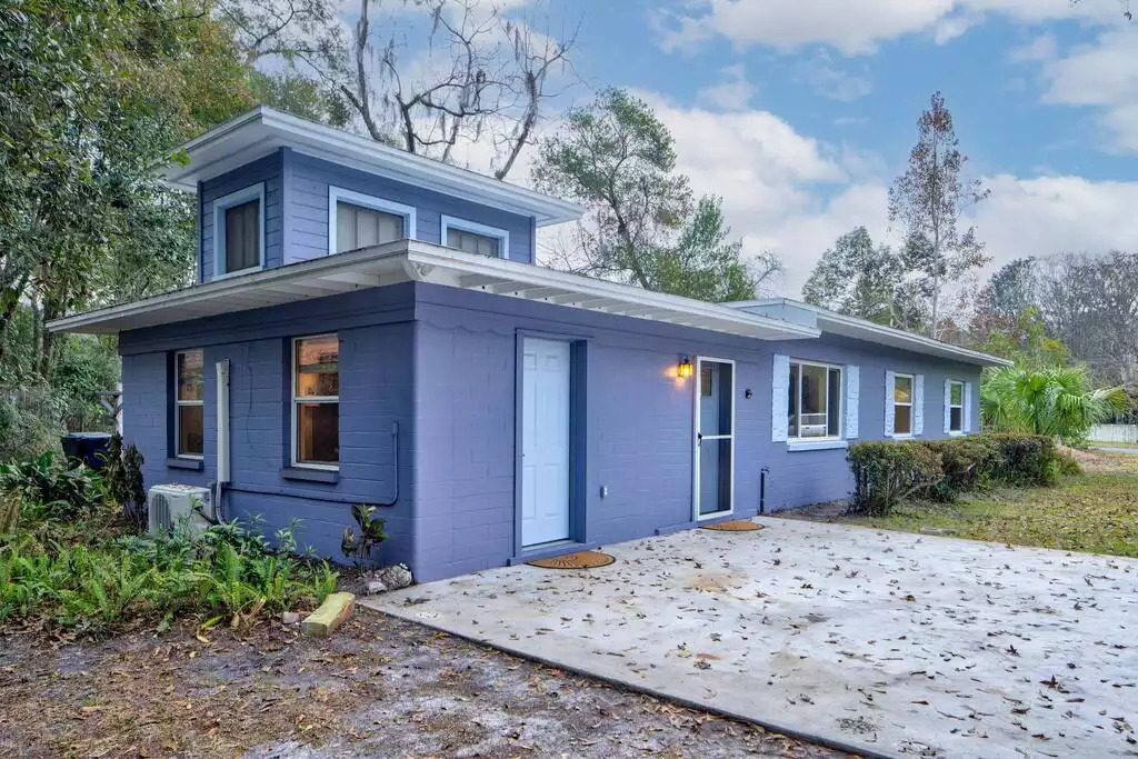 Blue Bungalow near downtown GNV - Gainesville Blue Bungalow near downtown GNV - Gainesville