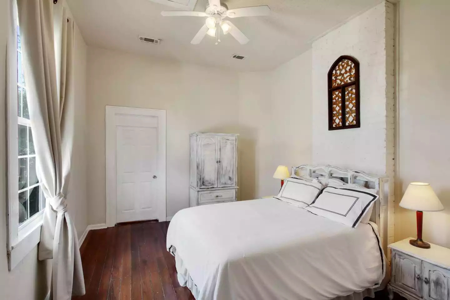 Bedroom 3 - upstairs - 1 queen bed. Brand new memory foam gel mattress - our guests' favorite! Bedroom 3 - upstairs - 1 queen bed. Brand new memory foam gel mattress - our guests' favorite! - Unit 1 – Charming Authentic Mid City! - New Orleans