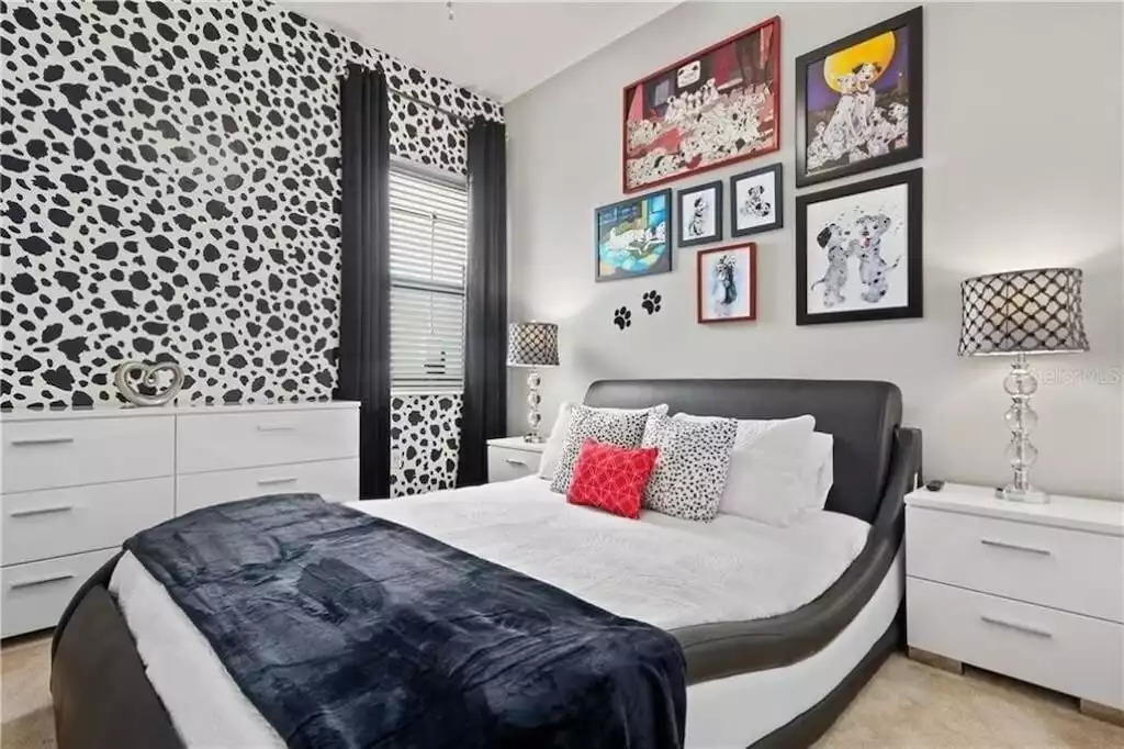 #2 101 Dalmatians bedroom in downstairs w/ private bathroom #2 101 Dalmatians bedroom in downstairs w/ private bathroom - Splendid Solterra - Davenport