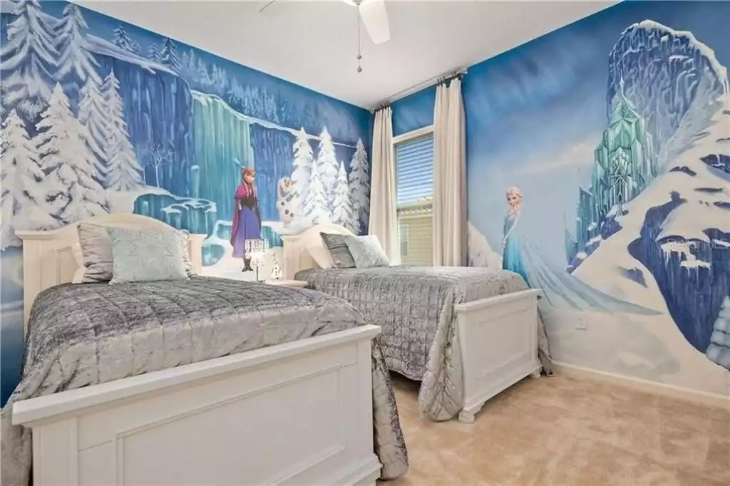 #6 Frozen room is located upstairs and has 2 twin beds. #6 Frozen room is located upstairs and has 2 twin beds. - Splendid Solterra - Davenport