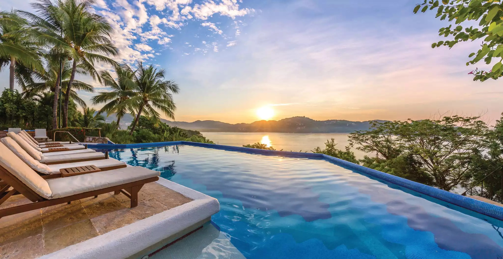 Overlooking Pool Overlooking Pool - Zihuatanejo Resort Hotel #B - Zihuatanejo