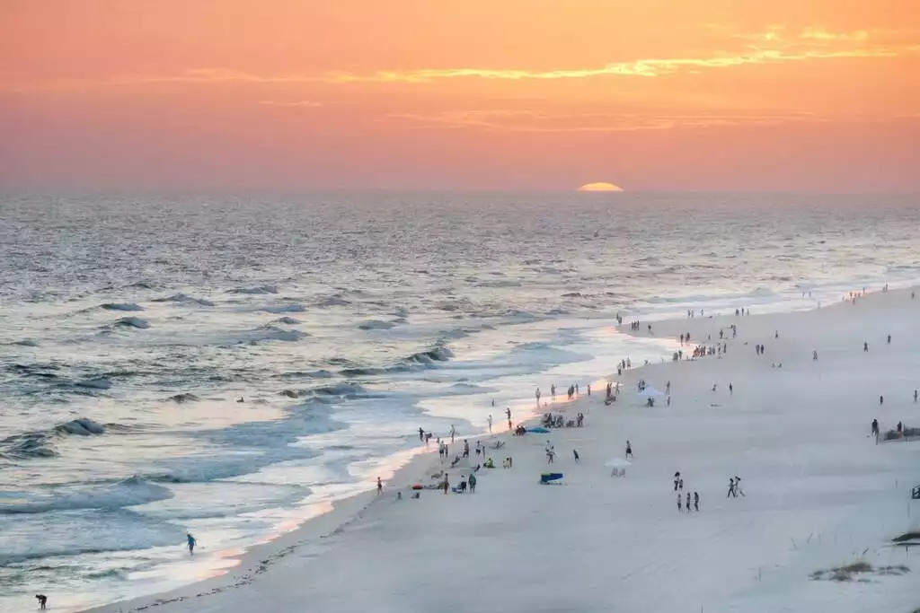 Sunsets and sunrises in Orange Beach are absolutely stunning!! Some of the most beautiful photographs of sunsets and sunrises are taken here! Sunsets and sunrises in Orange Beach are absolutely stunning!! Some of the most beautiful photographs of sunsets and sunrises are taken here! - Shipwrecked Beach House Orange Beach, Alabama - Orange Beach