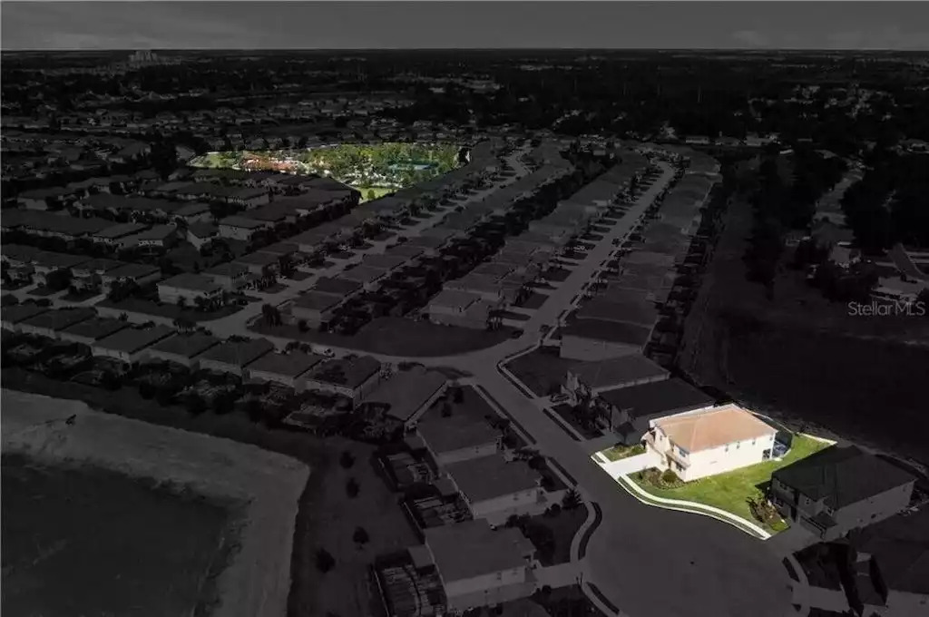 Just a short walk to the clubhouse. Just a short walk to the clubhouse. - Splendid Solterra - Davenport