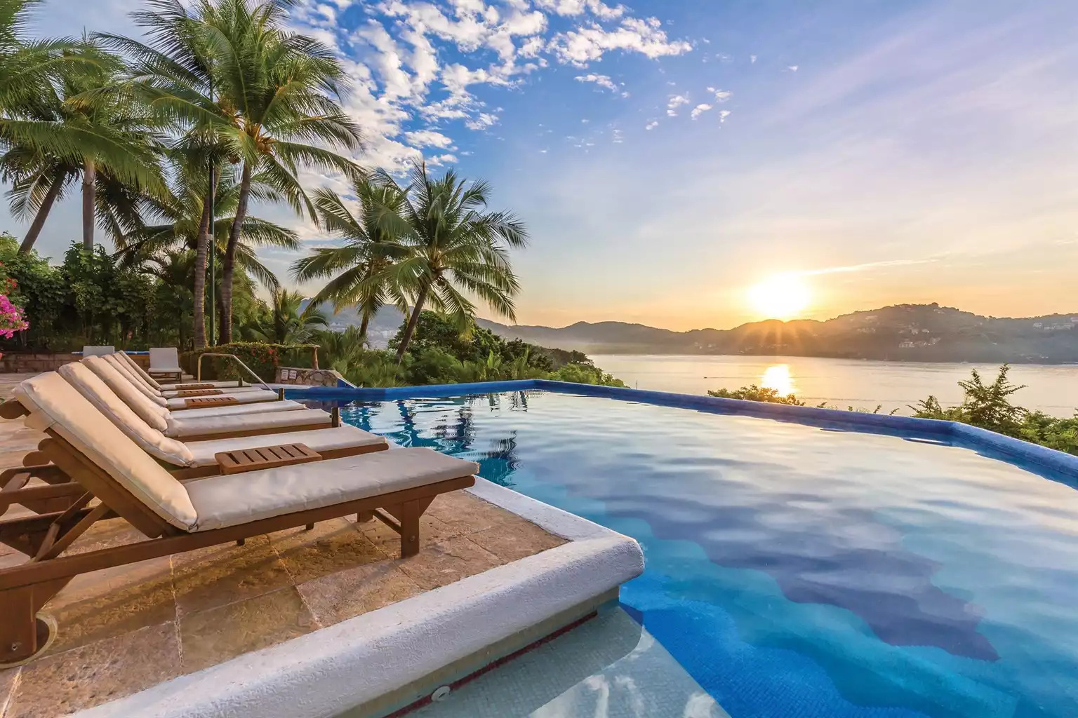 Overlooking Pool Overlooking Pool - Zihuatanejo Resort Studio #B - Zihuatanejo