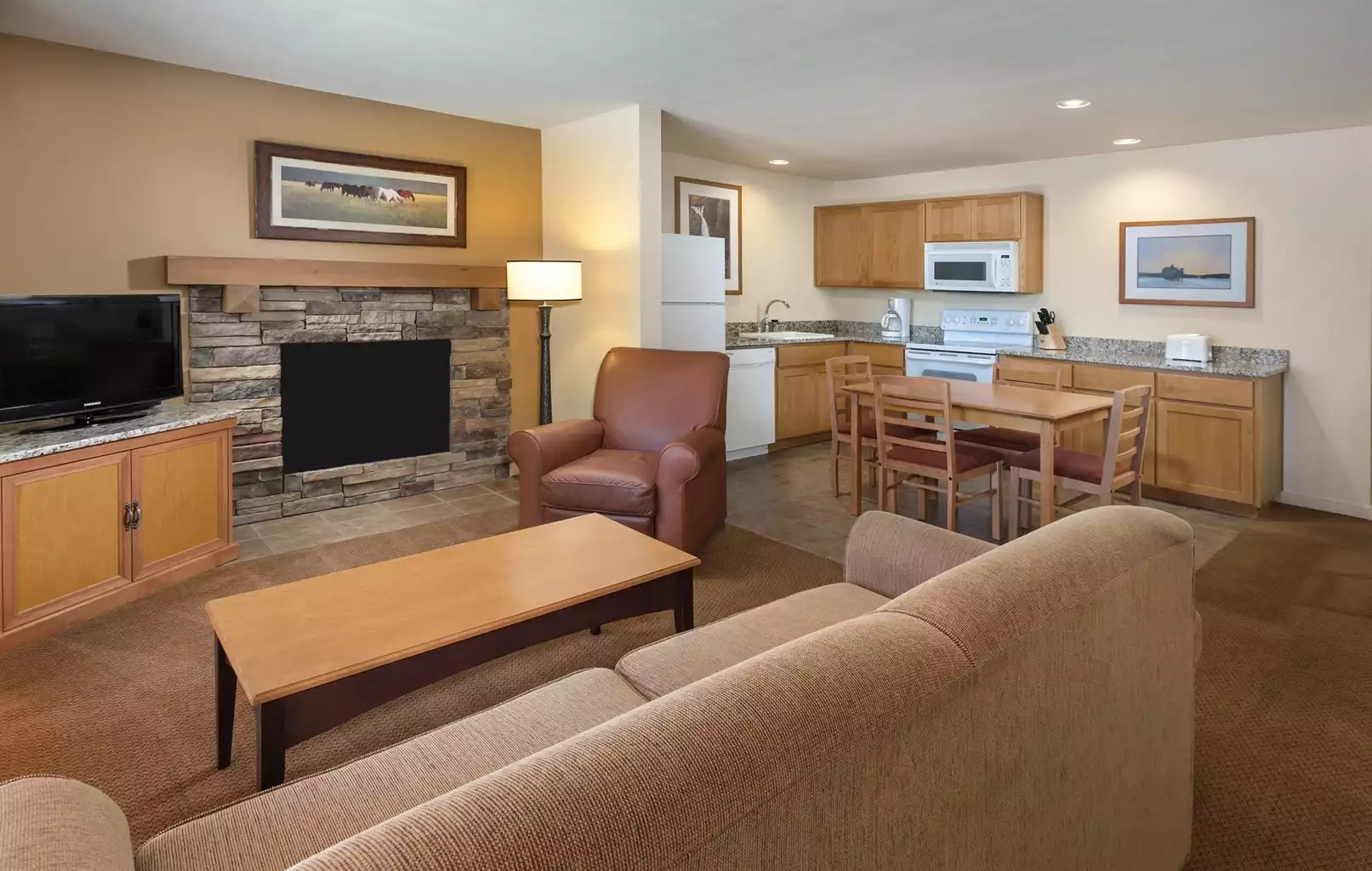 Kitchen & Living Area Kitchen & Living Area - Seventh Mountain Resort 1bdr - Bend