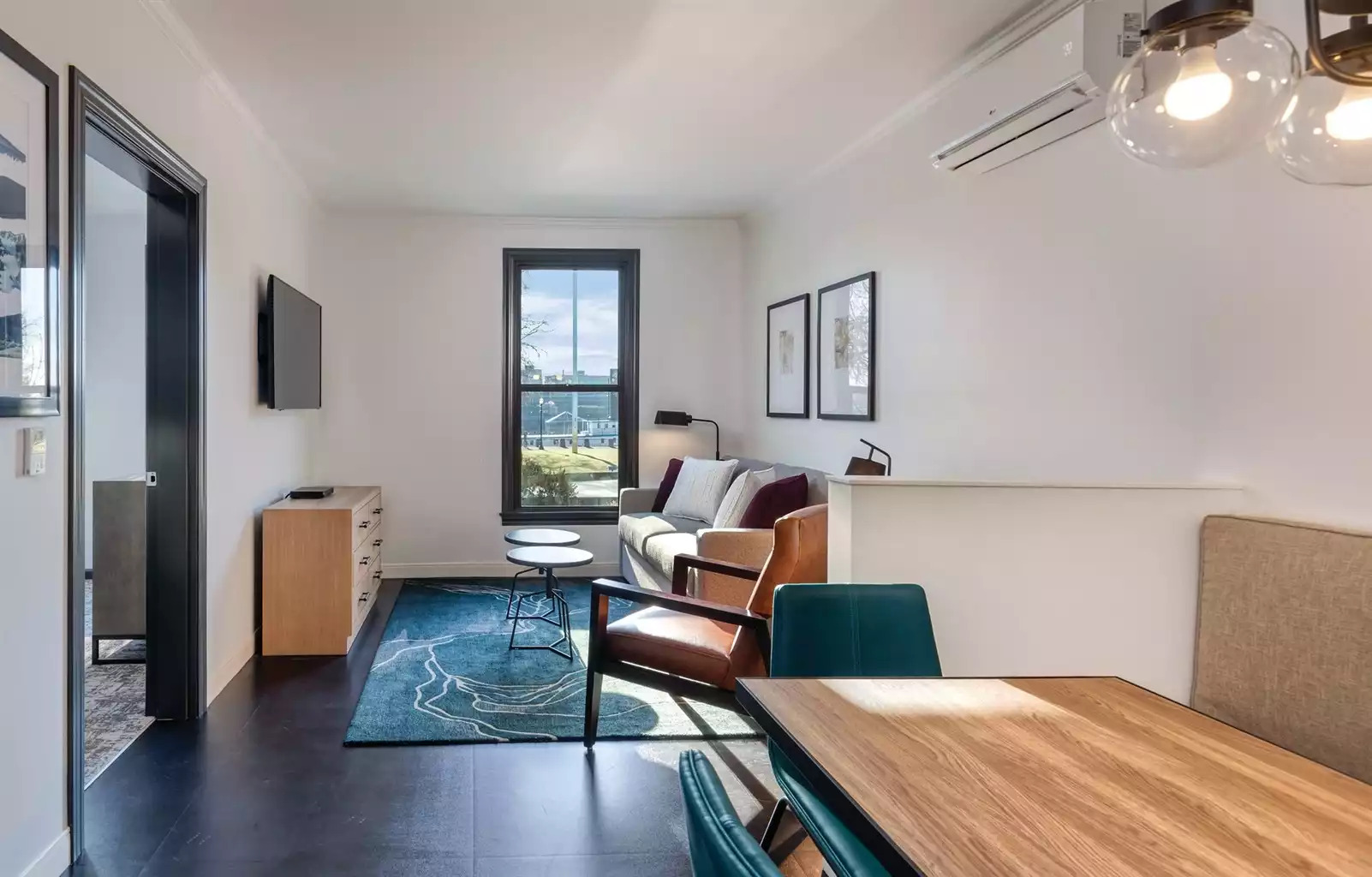 Living Area Living Area - Portland - Waterfront Park Resort 1bdr - Portland