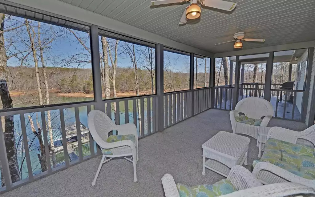 screened in porch with a dining table for 6 (not pictured) screened in porch with a dining table for 6 (not pictured) - The Treehouse On Lake Chatuge - Hayesville