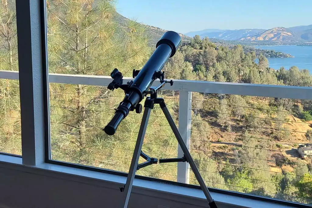 A telescope to watch the night sky with stars A telescope to watch the night sky with stars - NEW Unobstructed Lake/Mountain View home, movie rm - Kelseyville