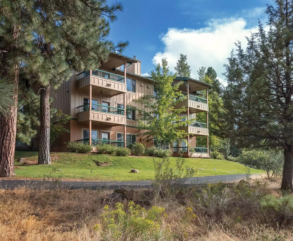 Exterior View Exterior View - Running Y Resort 3bdr - Klamath Falls