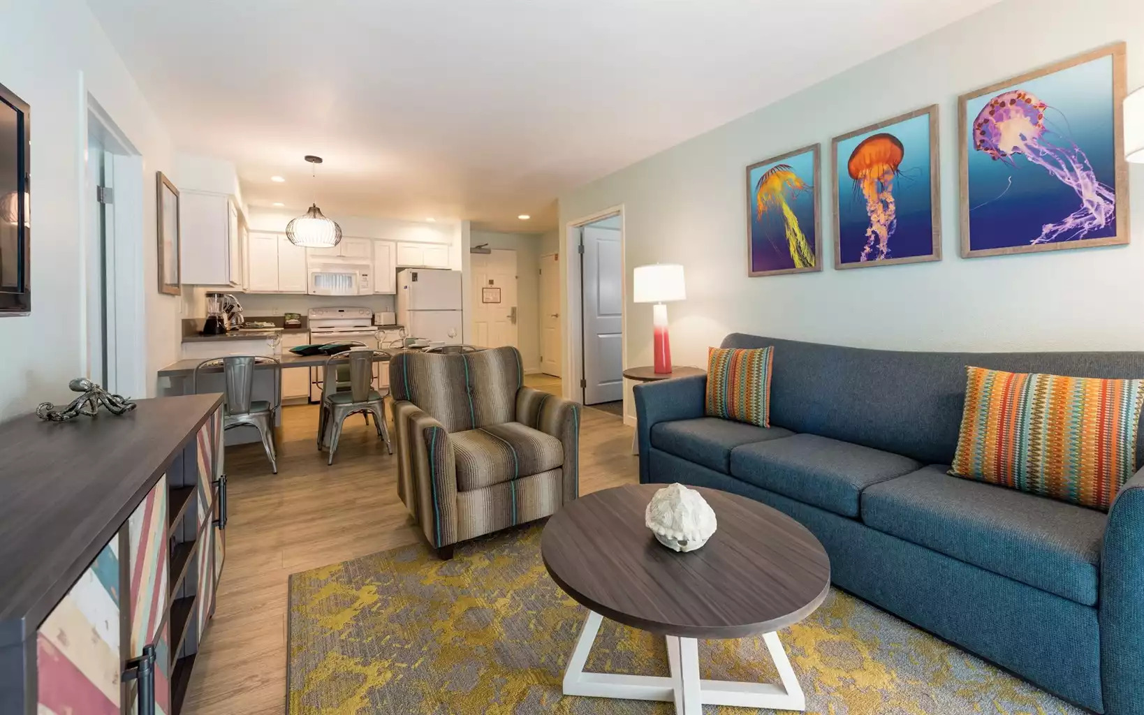 Living Area & Kitchen Living Area & Kitchen - Mission Valley Resort 2bdr Queen - San Diego County