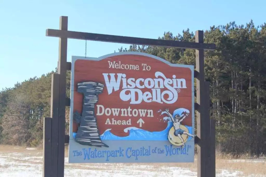 Welcome to My Friends Cabin in Wisconsin Dells Wisconsin. I Hope you enjoy Your Stay! Welcome to My Friends Cabin in Wisconsin Dells Wisconsin. I Hope you enjoy Your Stay! - Entire Cabin 1 Wisc Dells 3 Beds(2Bedrooms) 2Baths - 63 Christmas Mountain Road