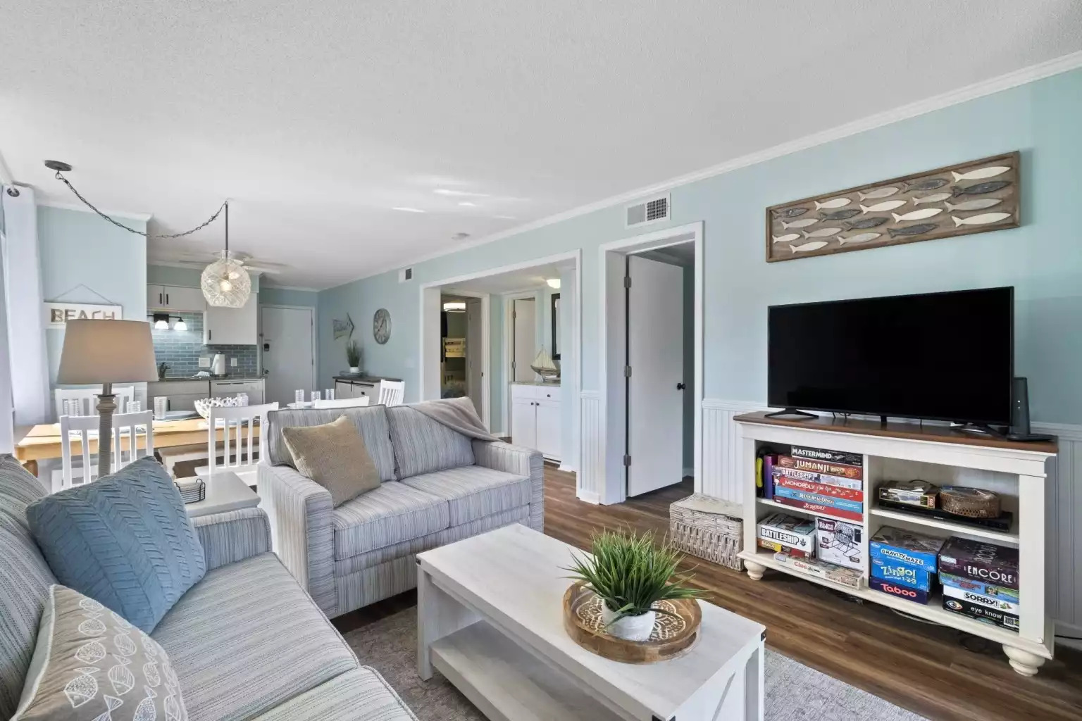 “Want the whole family together? Room for busy kids & entire family!” Enjoy movie night on the 42" flat screen TV with cable, Chromecast, and DVD player. “Want the whole family together? Room for busy kids & entire family!” Enjoy movie night on the 42" flat screen TV with cable, Chromecast, and DVD player. - HHI TIDE 21, Family Vacation Rental, HHB&T Resort - Hilton Head Island