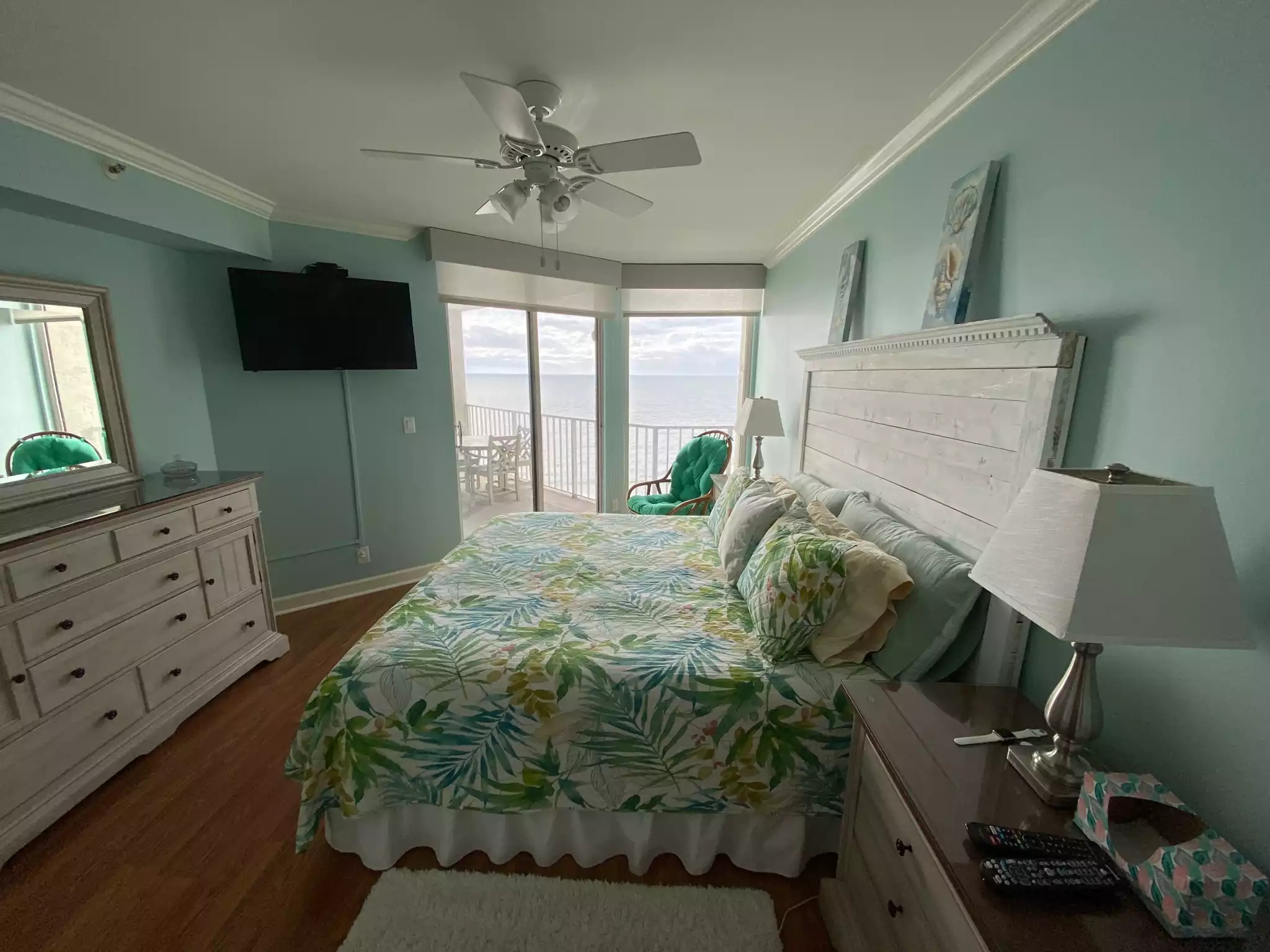 Beautiful Oceanfront King Master with 42" Smart TV and Balcony Access! Beautiful Oceanfront King Master with 42" Smart TV and Balcony Access! - One Ocean Place 1101! Beautiful OceanFront Condo! - Murrells Inlet