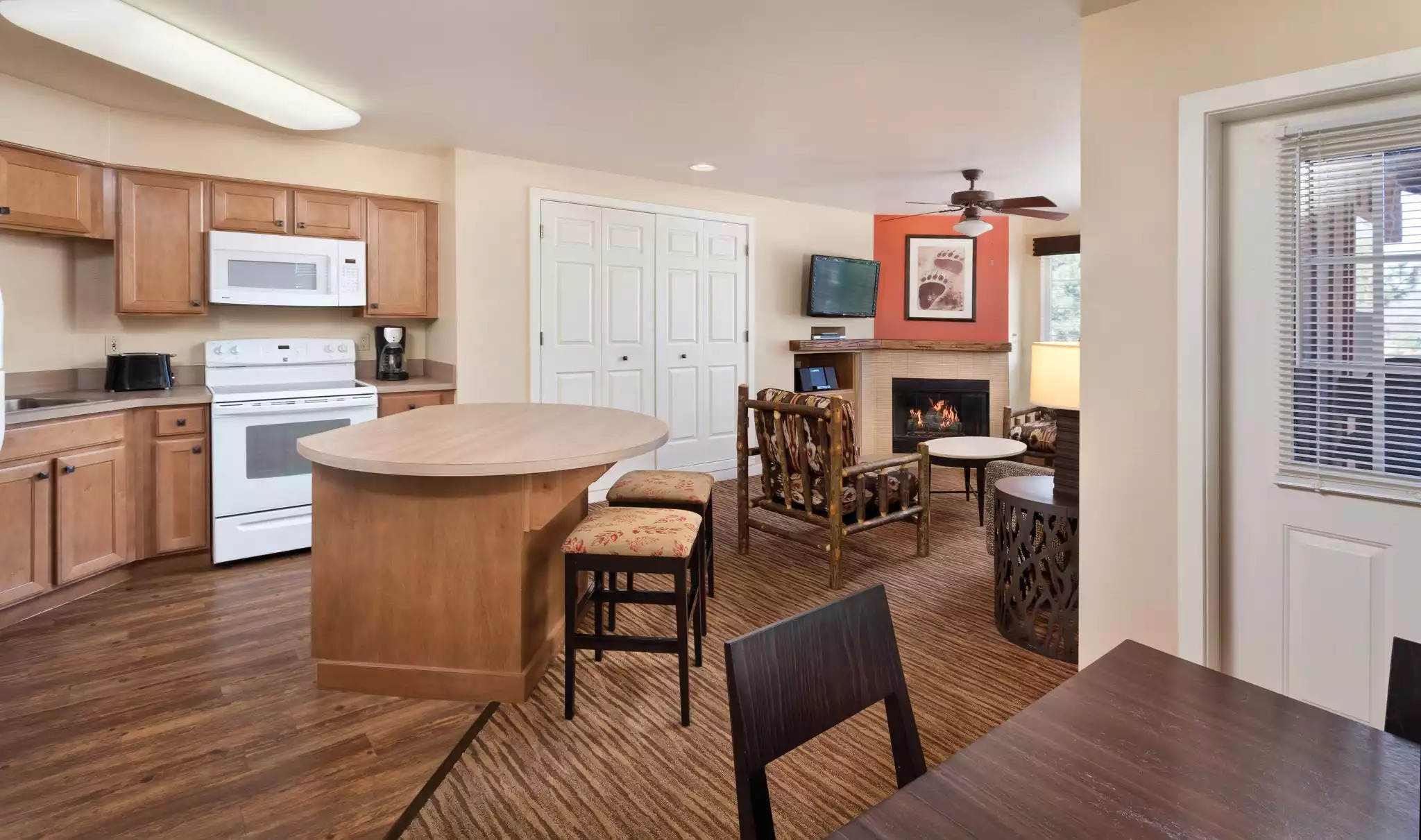 Kitchen & Living Area Kitchen & Living Area - Big Bear Resort 1bdr #A - Big Bear Lake