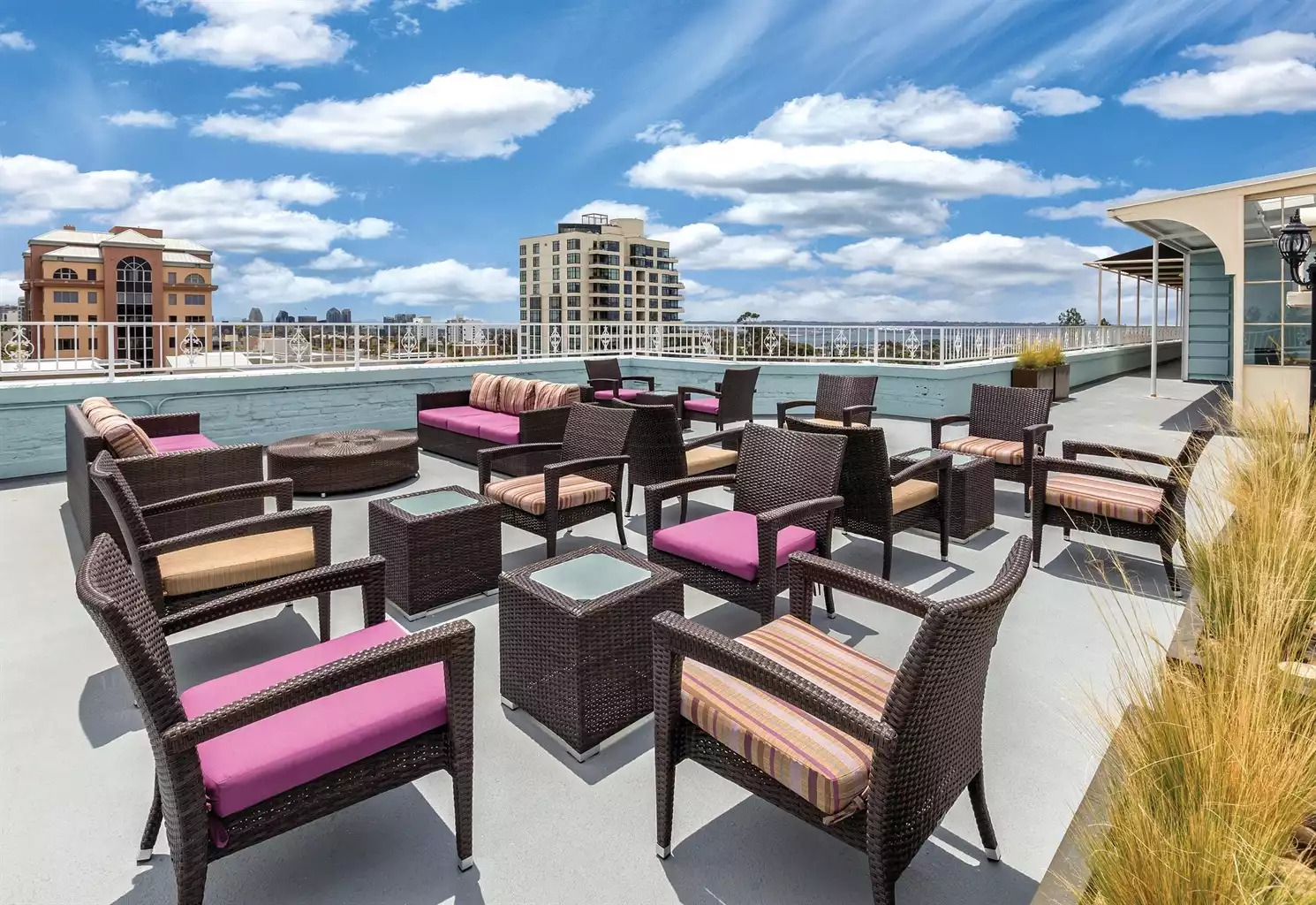Rooftop Sun Deck Rooftop Sun Deck - Inn at the Park Resort Studio King - San Diego County