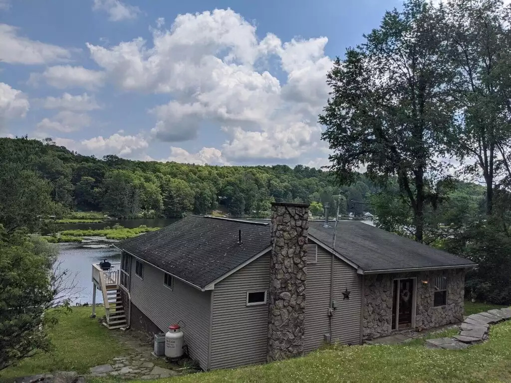 We also won 3 acres behind the house, so plenty of privacy surrounds you We also won 3 acres behind the house, so plenty of privacy surrounds you - Legacy Lake House - Kingsley
