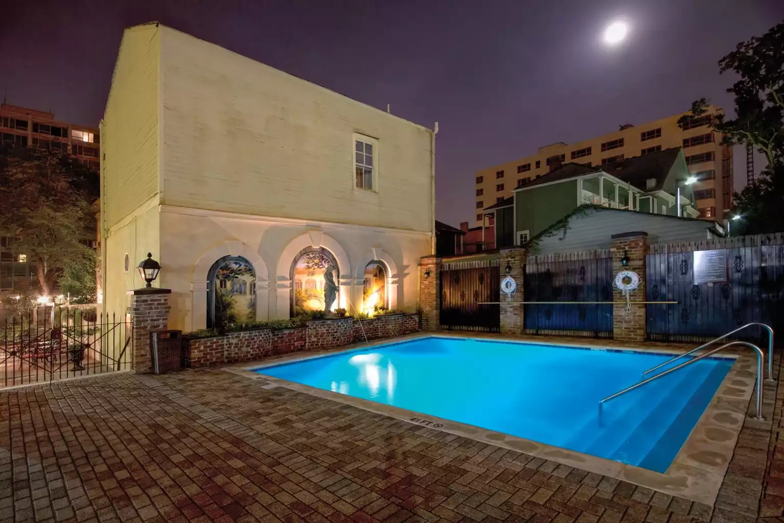 Adult & Kids Pool Adult & Kids Pool - Avenue Plaza Resort Studio - New Orleans