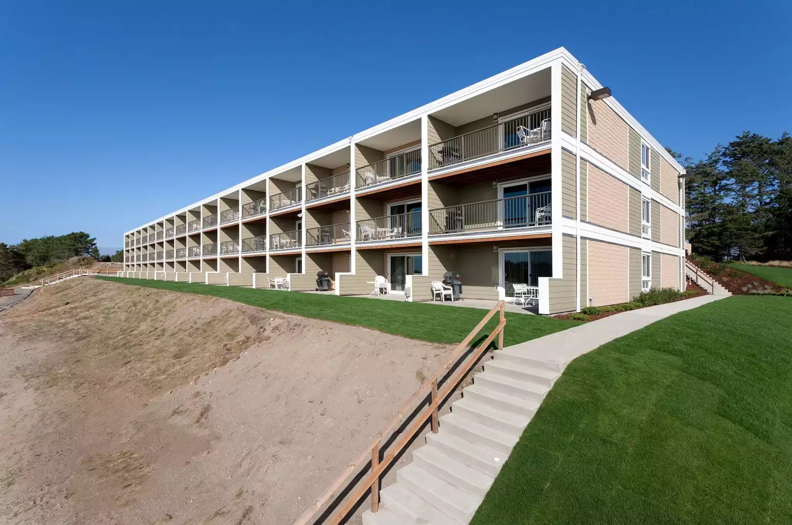 Exterior View Exterior View - Surfside Inn Resort 2bdr - Ocean Park