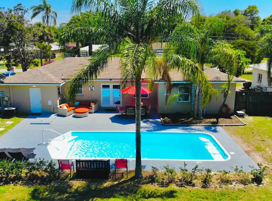 Beach House 4 miles to Clearwater Beach