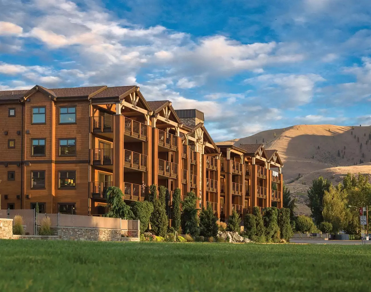 Exterior View Exterior View - Lake House Resort 1bdr Deluxe - Chelan