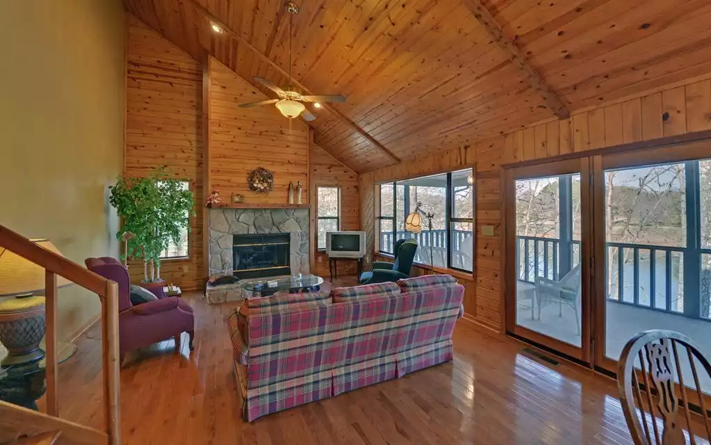Upstairs living area, open to kitchen. New 51' Plasma tv (not pictured) Upstairs living area, open to kitchen. New 51' Plasma tv (not pictured) - The Treehouse On Lake Chatuge - Hayesville