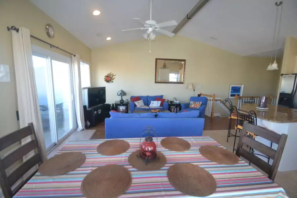 Dining Room Dining Room - PharmaSea - Surf City
