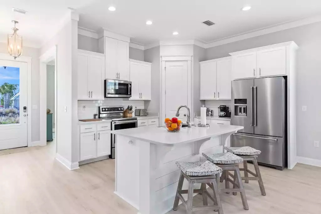 Whether guests want to cook gourmet meals on their stay or just keep their soft drinks cold, this kitchen will do the job well! The kitchen has beautiful stainless steel appliances and is well-stocked with all the kitchen basics, oil & spices. Whether guests want to cook gourmet meals on their stay or just keep their soft drinks cold, this kitchen will do the job well! The kitchen has beautiful stainless steel appliances and is well-stocked with all the kitchen basics, oil & spices. - Shipwrecked Beach House Orange Beach, Alabama - Orange Beach