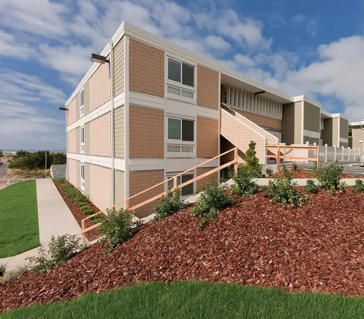 Exterior View Exterior View - Surfside Inn Resort 2bdr - Ocean Park